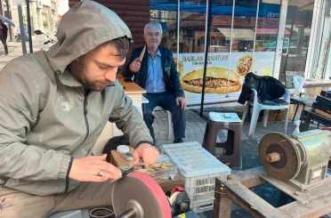 Tavşanlı’da kurbanlık bıçak ve satırlar bilenmeye başladı 