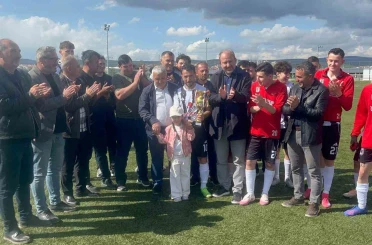 Tavşanlı’da ligin bitimine 2 hafta kala şampiyon Göbelspor oldu 