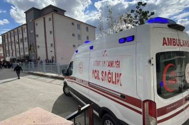 Tavuk döner yiyen 30 öğrenci hastanelik oldu