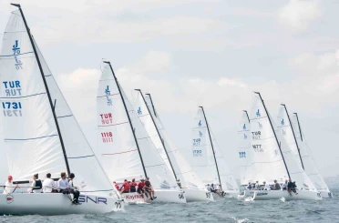TAYK-Eker Olympos Regatta’da rota yeni yarışlara çevriliyor 