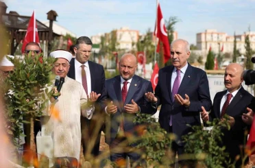 TBMM Başkanı Kurtulmuş, Adıyaman’da Deprem Şehitleri Mezarlığı’nı ziyaret etti 