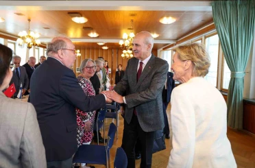 TBMM Başkanı Kurtulmuş, Finlandiya İslam Cemaatini ziyaret etti 