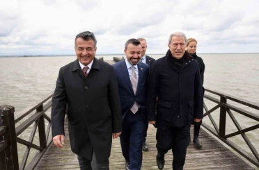 TBMM Milli Savunma Komisyonu Başkanı Akar, Kızılırmak Deltası Kuş Cenneti’ni gezdi 