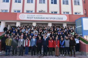 Tecrübelerini liseli gençlerle paylaştılar 