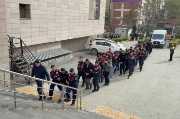 Tefecilik iddiasıyla yakalanan 15 şüpheli adliyeye sevk edildi 