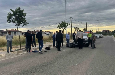 Tekirdağ’da otomobille motosikletin çarpıştığı kaza kameraya yansıdı 