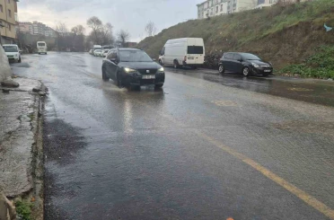 Tekirdağ’da sağanak yağış etkili oluyor 