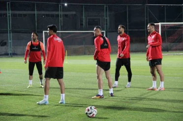 Teknik Direktör Hüseyin Eroğlu yeni takımıyla ilk antrenmanına çıktı 