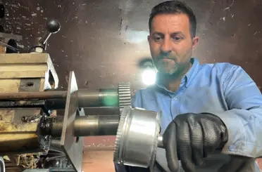 Teknolojiye ve doğalgaza karşı sıcak direniş: Yüksekova’da sobacılık zanaatı ayakta kalmaya çalışıyor
