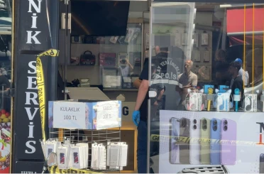 Telefoncuya kurye kılığında gelip kurşun yağdırdı: 1 ölü 