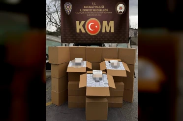 TEM Otoyolu’nda durdurulan araçta 300 bin adet makaron ele geçirildi 