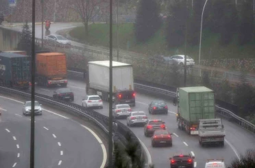 TEM’de bayram yoğunluğu başladı: Trafik akıcı seyrediyor 