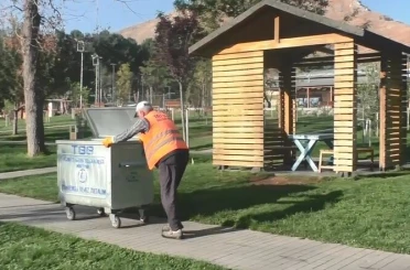 Temizlik işçisinden örnek davranış 