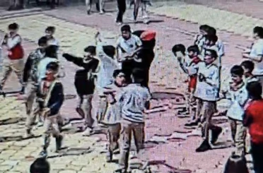Teneffüste fenalaşan öğrenciye öğretmenden hayat kurtaran müdahale 