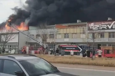 Tenekeciler Sanayi Sitesi’nde yangın çıktı: 1 İtfaiye eri şehit oldu