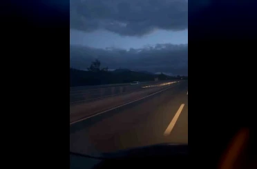 Ters yönde kilometrelerce ilerleyerek trafiği tehlikeye düşürdü 