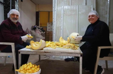 Tescilli lezzet kabak tatlısı depremzede ailenin ellerinde lezzet buluyor 