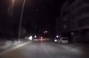 Ticari taksinin çarptığı genç kız hayatını kaybetti: Feci kaza kamerada 