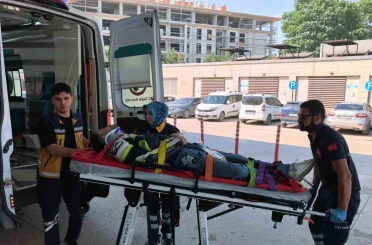 Tır ile motosiklet çarpıştı: 1 ağır yaralı 