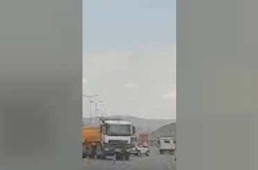 Tırdan tedirgin olan sürücü kontrolü kaybedip, şarampole yuvarlandı: 1 yaralı 