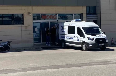 Tırın altında kalarak hayatını kaybeden genç motosikletlinin cenazesi yakınları tarafından teslim alındı 
