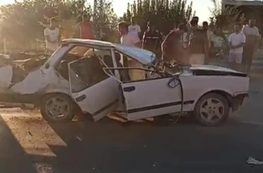 Tofaş hurdaya döndü: 2 yaralı 