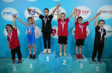 Tokatlı minik güreşçiler, Türkiye Şampiyonası’ndan 5 madalyayla döndü 