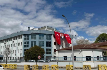 Tokat’ta ’dur’ ihtarına uymayan araçta firari hükümlü yakalandı 
