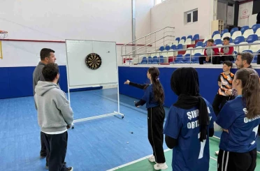 Tomarza’da 23 Nisan coşkusu masa tenisi ve dart turnuvalarıyla yaşandı 