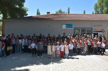 Tomarza’da protokol, öğrencilerin karne heyecanına ortak oldu 
