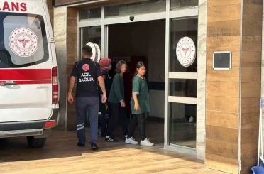 Trabzon’da 12 ortaokul öğrencisi zehirlenme şüphesiyle hastaneye kaldırıldı 