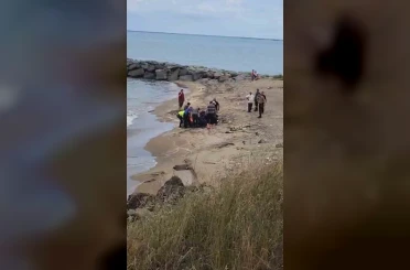 Trabzon’da baba ile oğlu boğulmaktan son anda kurtarıldı 