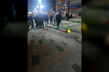 Trafiğe kapalı caddede motosiklet çocuğa çarptı 