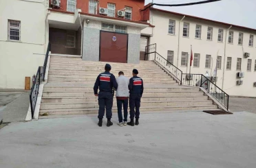 Trafik güvenliğini tehlikeye sokmaktan aranan şahıs yakalandı 