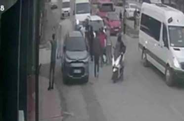 Trafik kazası sonrası çıkan kavgaya tazyikli su müdahalesi 