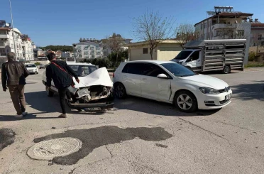 Trafik kazası ucuz atlatıldı, ehliyetini yenilemeyen sürücüye ceza yağdı 