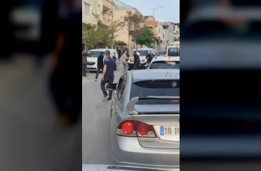 Trafikte döner bıçaklı kavga kamerada 