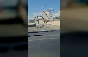 Trafikte tek teker yaparak ilerleyen sürücüye 46 bin TL ceza 
