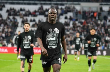 Trendyol Süper Lig: Beşiktaş: 2 - Antalyaspor: 0 (Maç devam ediyor) 