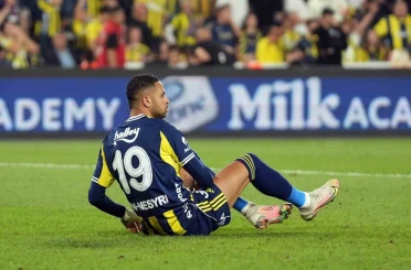 Trendyol Süper Lig: Fenerbahçe: 0 - Corendon Alanyaspor: 1 (İlk yarı) 