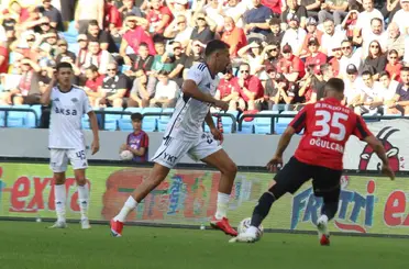 Trendyol Süper Lig: Gençlerbirliği: 1 - Kasımpaşa: 0 (İlk yarı)
