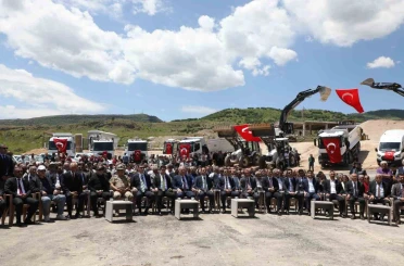 Tunceli’de 120 kilometrelik sıcak asfalt hedefi için ilk adım atıldı 