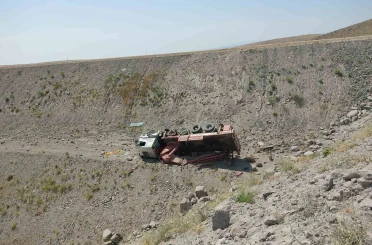 Tunceli’de vinç uçuruma yuvarlandı: 1 yaralı 