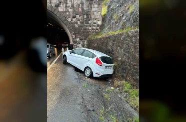Tünelde kontrolden çıktı, duvara çarptı 