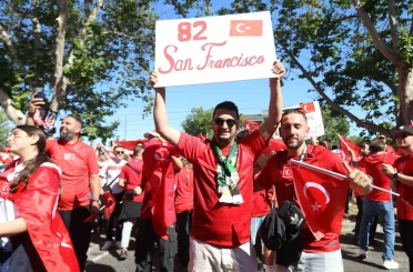 Türk taraftarlar, San Francisco’da heyecanla maç saatini bekliyor 