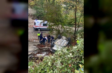 Türkeli’de otomobil şarampole yuvarlandı: 1 yaralı 