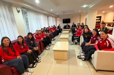 Türkiye Güreş Federasyonu Başkanı Taha Akgül Niğde’de 