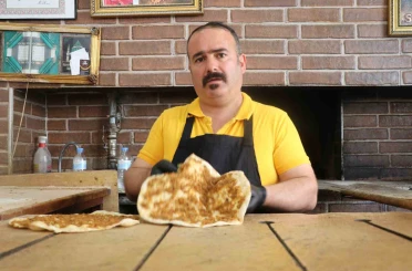 Ucuza lahmacun sattığı için şikayet edilen esnaf: "Yüzde 15 karla satıyorum" 