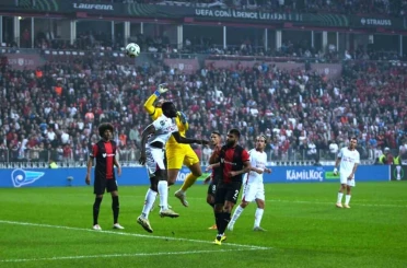 UEFA Konferans Ligi: Samsunspor: 0 - Hamrun: 0 (Maç devam ediyor) 