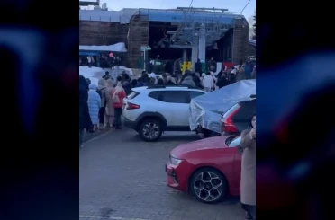 Uludağ’da teleferik kuyruğu metrelerce uzadı 